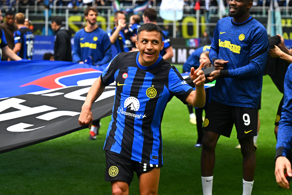 FabrizioRomano's tweet photo. 🚨🇨🇱 Alexis Sanchez will leave Inter as free agent at the end of the current season as expected, ready to try new chapter in the summer.

Stefano Sensi will also leave Inter on free transfer after #LCFC deal collapsed on January Deadline Day. https://t.co/OpRmh7fkAA
