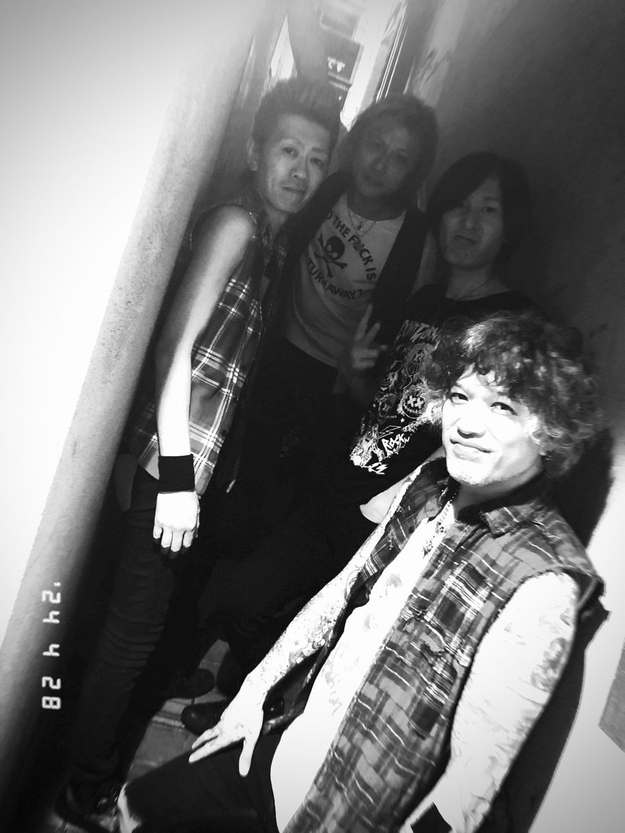 katy_dta's tweet image. 4/28(日)at RATHOLE
DONT TURN AWAY ONEMAN SHOW

アンコール1
99red balloons

アンコール2
Dancing with myself

アンコール3
I don't care

アンコール4
Radio outdated〜My hero(メドレー)

まじ余力なんて残らなかった🔥
魂焦がした凄い夜だった🔥
まじありがとう😊