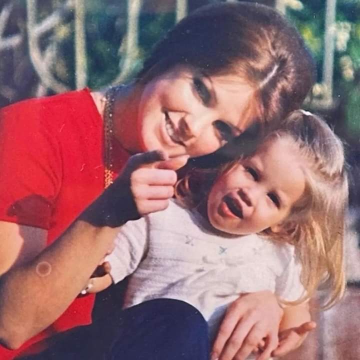 Cilla_Presley and Lisa Marie Presley in their Hillcrest home, Los Angeles, 1970. This photo was taken by Elvis. This is one of his favorite photos of his wife and daughter. ❤️