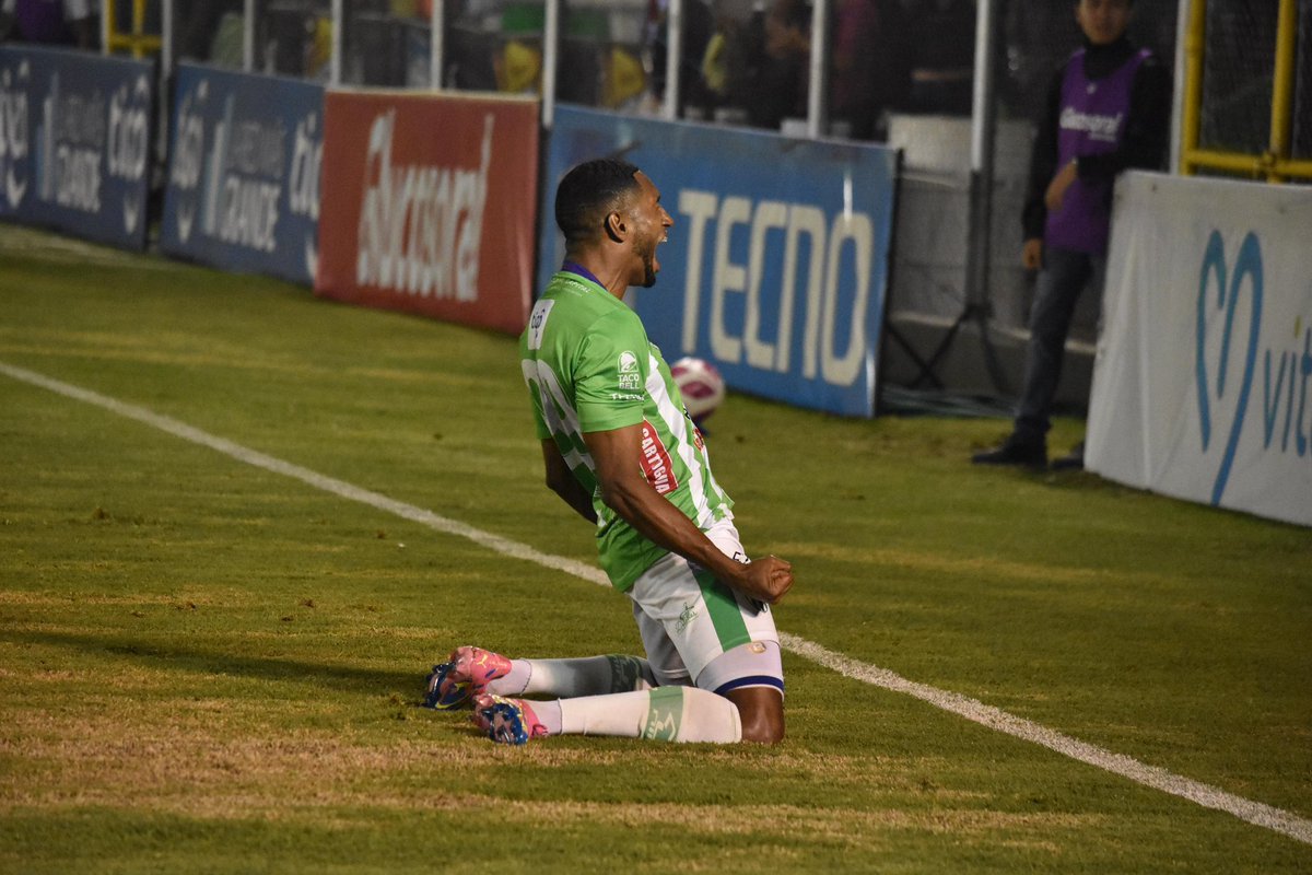 ⏰ 72’ Antigua GFC lo gana 2-1 a Xinabajul 

▶️ Romario Da Silva anotó el segundo gol a favor de los Coloniales.

▶️ Pizarro descontó a favor de Xinabajul.

▶️ Antigua GFC 2-1 Xinabajul 
Global (3-1)