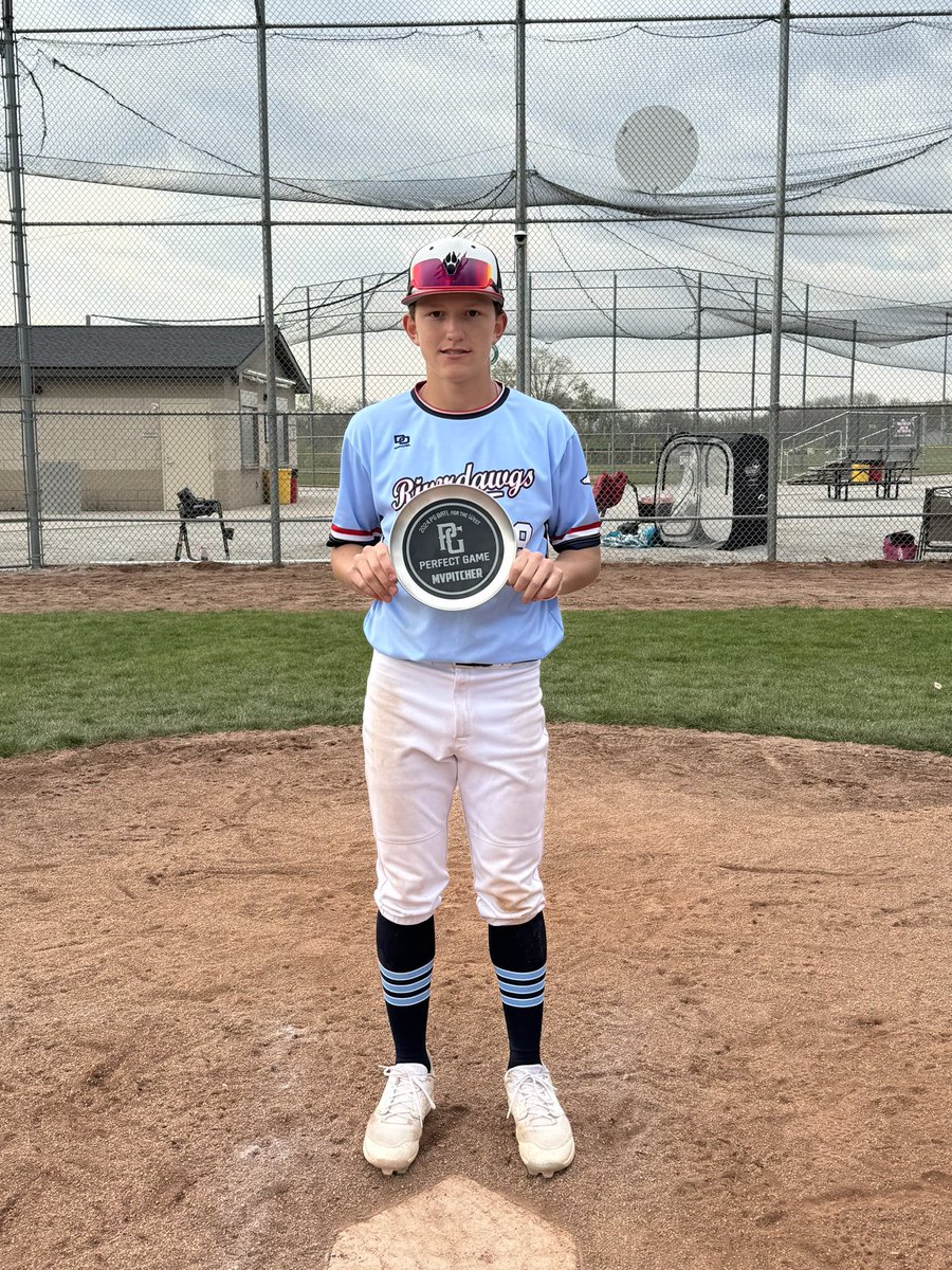 13U has wrapped up and your #BATLfortheWest final awards go to Champions: Elite Saints Runner-Ups: Saginaw Bay Riverdawgs Tournament MVP: Zach Valiska Elite Saints Tournament MVPitcher: Blake Sakon Saginaw Bay Riverdawgs @PG_OhioValley @BaseballBatl
