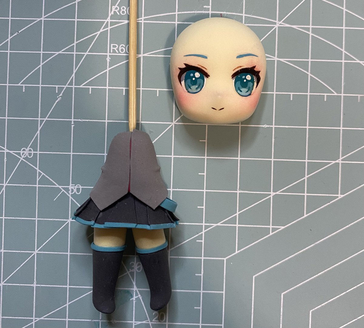 I’M ALIVEEE~ streaming #art 

twitch.tv/danidurazno