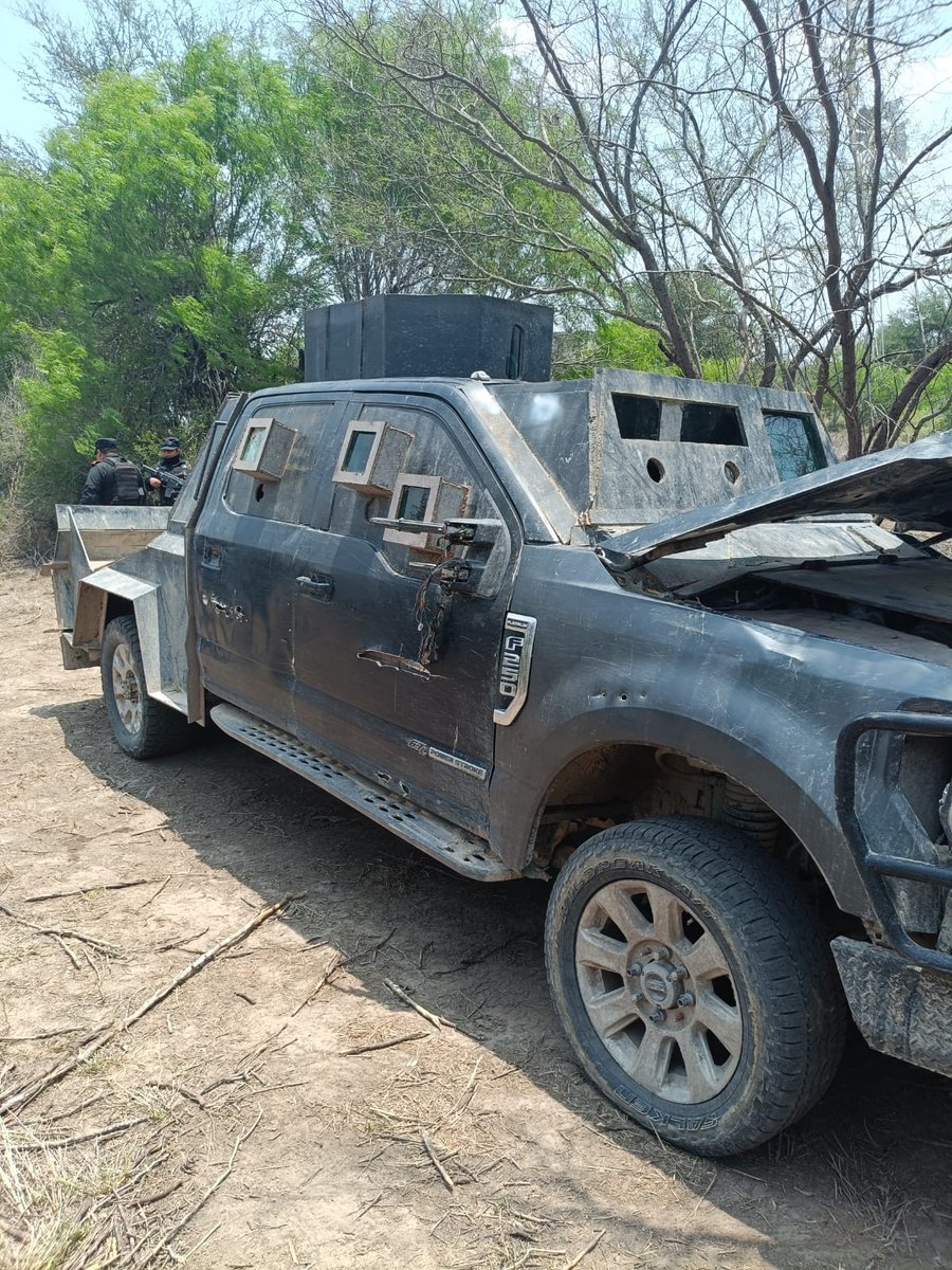 #ULTIMAHORA
 Aseguran 5 #MONSTRUOS DEL #CarteldelGolfo #CDGuijuelo en #CHINA los hechos se registraron sobre la “brecha del vendado”, ubicada entre el municipio de #China y #GeneralBravo, tras un ataque a balazos contra el #Cuartel del municipio de General Tapia.

.