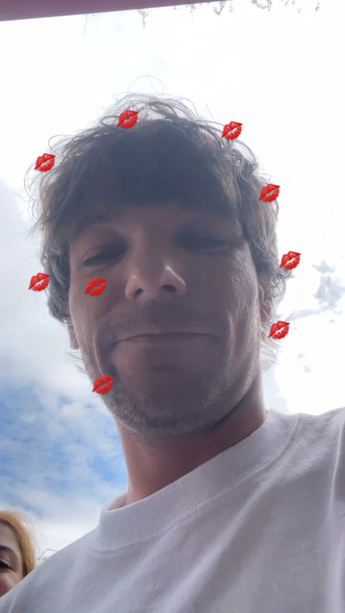 louusvibez's tweet photo. holaaasa soy ale, casi 16 deseos, fan de louis hasta siempre, change mía, de ecuagood🇪🇨, sigo a louis desde 2020 y na siganme si quieren
#integracionlouie #louistomlinson #fitfl https://t.co/kbQWhxK78F