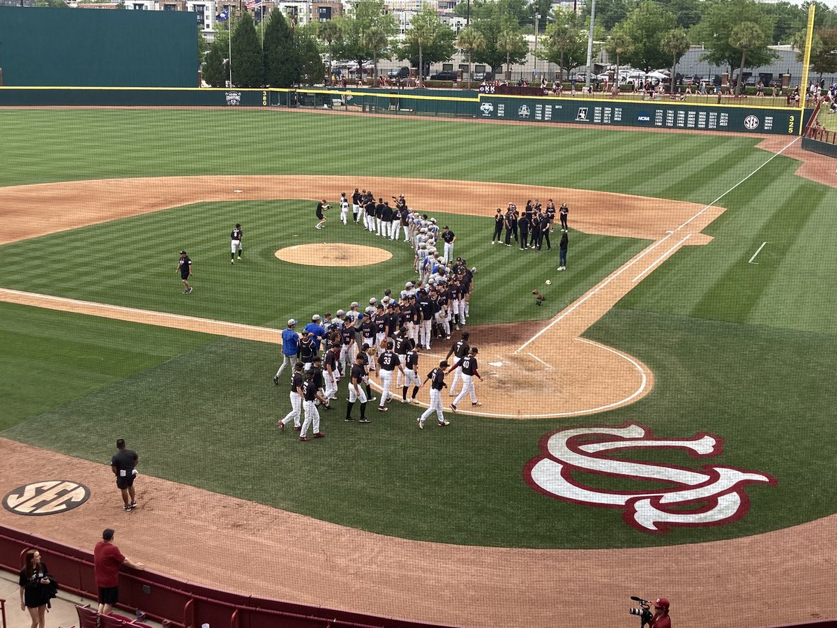 FINAL: No. 24 @GamecockBasebll BLANKS No. 4 Kentucky 10-0 in seven innings in the finale here at Founders to notch a huge series win for South Carolina! Highlights and hear from the Gamecocks tonight on @wachfox! 📺 ⚾️