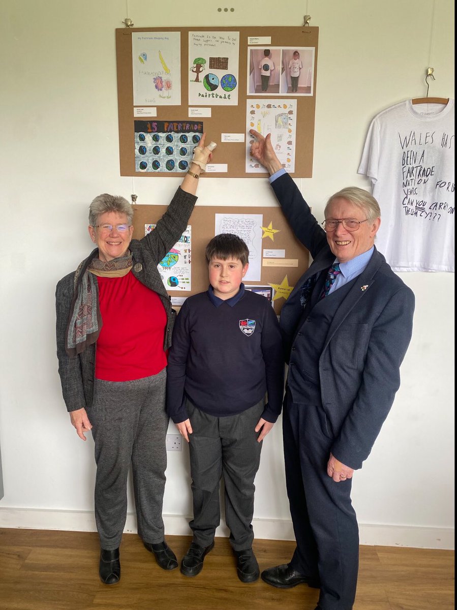 We’re very proud of Daniel who met and shook hands with Jane Hutt CBE, Alun Michael MP Police and Crime Commissioner, Emma Wools Deputy Police and Crime Commissioner and Stephen Doughty MP after the recent Fairtrade competition by VOG Fairtrade at Dinas Powys Library. BENDIGEDIG!