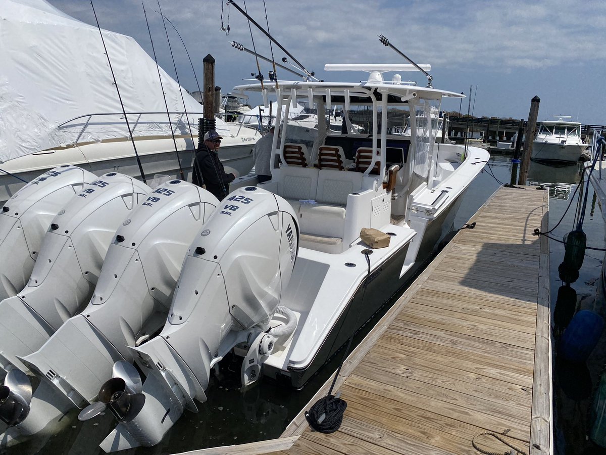 CoachJeffGallo's tweet photo. Great Day on the Water with some @MUHawksFB Alumni &amp; Friends!  HAWKS Catch the Big Fish!  
Shoutout @wfwmgmt with the Big Time Boat! 
#FlyHawks #FishHawks #CampusLife
Ⓜ️🦅🎣🔥 https://t.co/CZWQk2rAFk