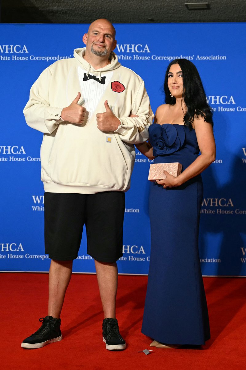 My take on the best and worst looks last night at the White House Correspondents Dinner. Among the best? Lester Holt, Questlove, Chris Pine, Billy Porter, and John Quiñones. Among the worst? Chuck Schumer and John Fetterman. 🔗: blst.to/HgTlcWh