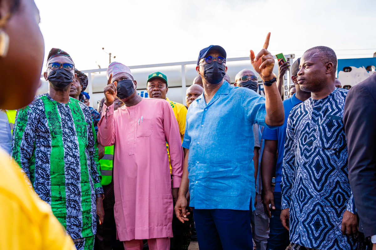 SalisuShuaibA's tweet photo. Today, I had the opportunity to join @DapoAbiodunCON in Abeokuta, where we assessed the aftermath of yesterday's gas explosion in Ita-Oshin. 

Our hearts go out to the family of the victim and all affected businesses. https://t.co/bH8QoDt0Ga