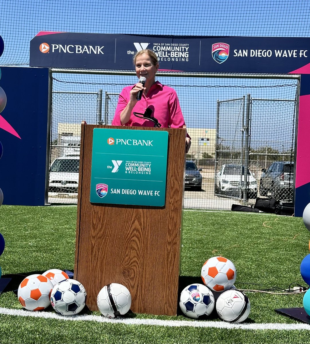 Heck of a weekend 🩷🌊💙 Huge three points followed by ribbon cut for brand new field at Border View Family YMCA. Thank you to our amazing partners @PNCBank & @YMCASanDiego for helping make a safe place for kids to play and have access to this beautiful game! #makewaves