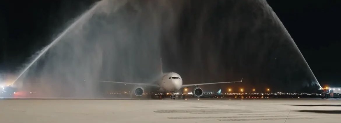 alekhbariyaEN's tweet photo. King Khalid International Airport in #Ritadh, receives the first #China Eastern Airlines flights coming from #Shanghai
#EKHNews_EN https://t.co/HNrTQYYZiL