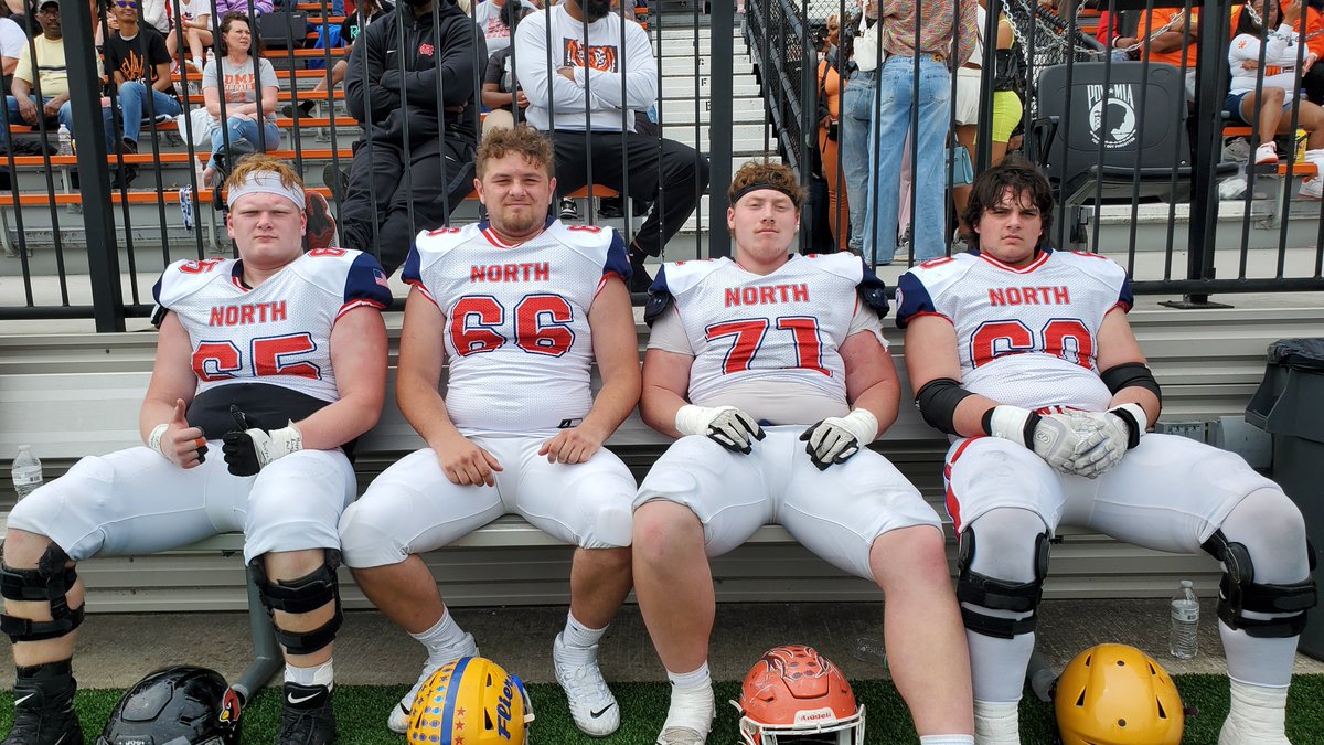 The boys upfront 
<a href="/VinceLuce/">Vince Luce</a> 
<a href="/ColbynDaniel/">Colbyn Daniel</a> 
<a href="/benmidea/">Ben Midea</a> 
<a href="/mattmuir62/">Matt Muir</a> 
Team North Div. I-III