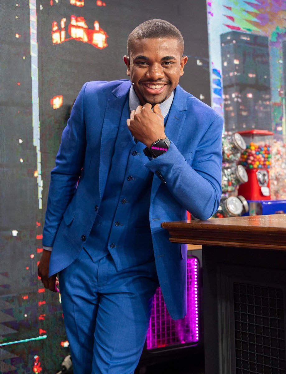 Davi tem carisma de sobra! 

DAVI NO DOMINGAO