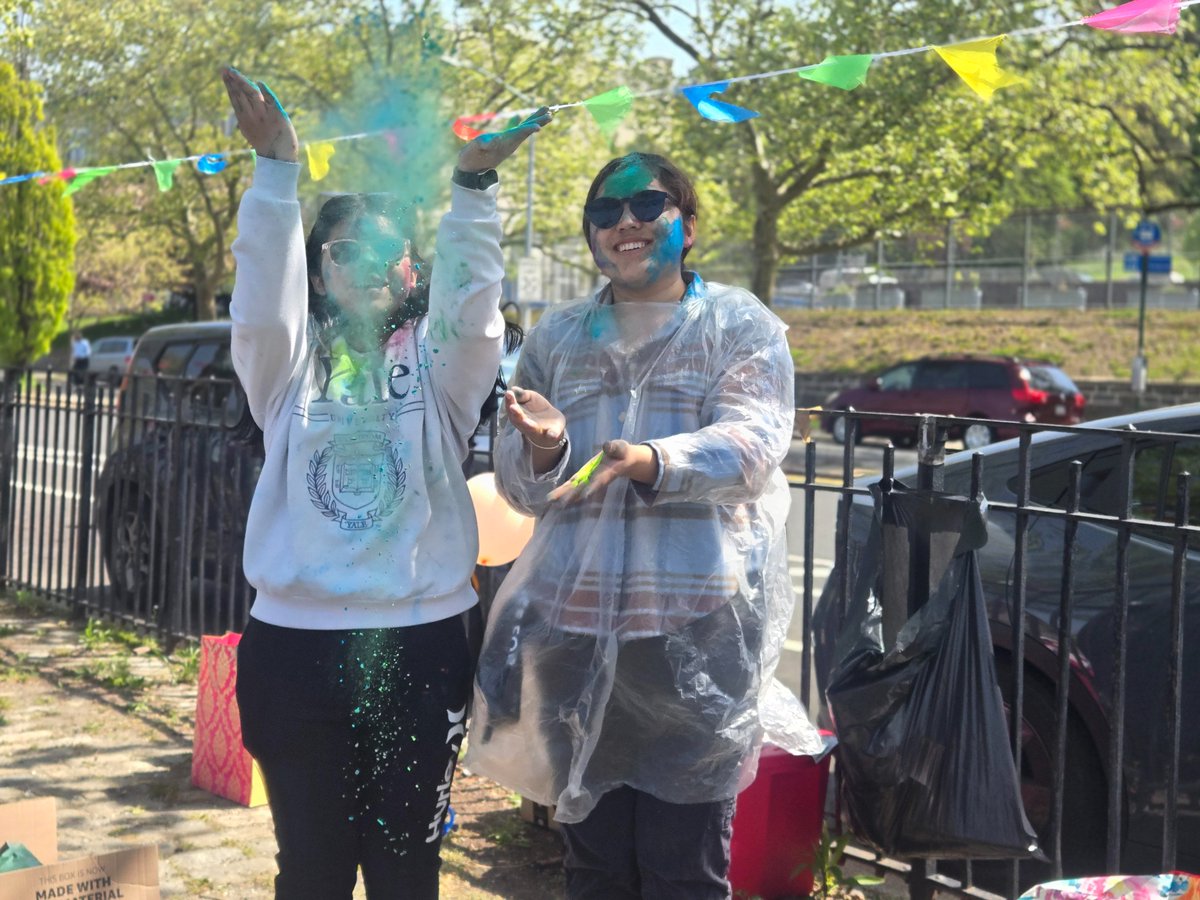 HEPBKStatenIs's tweet photo. A sense of belonging is essential to good health, which is why celebrating Holi was an excellent event to improve health and make new friends ! 
#holicelebration #community 
@healthforyouths @NYSenator_JSS @JeniferRajkumar @CommishCumbo https://t.co/exZItiO8pP