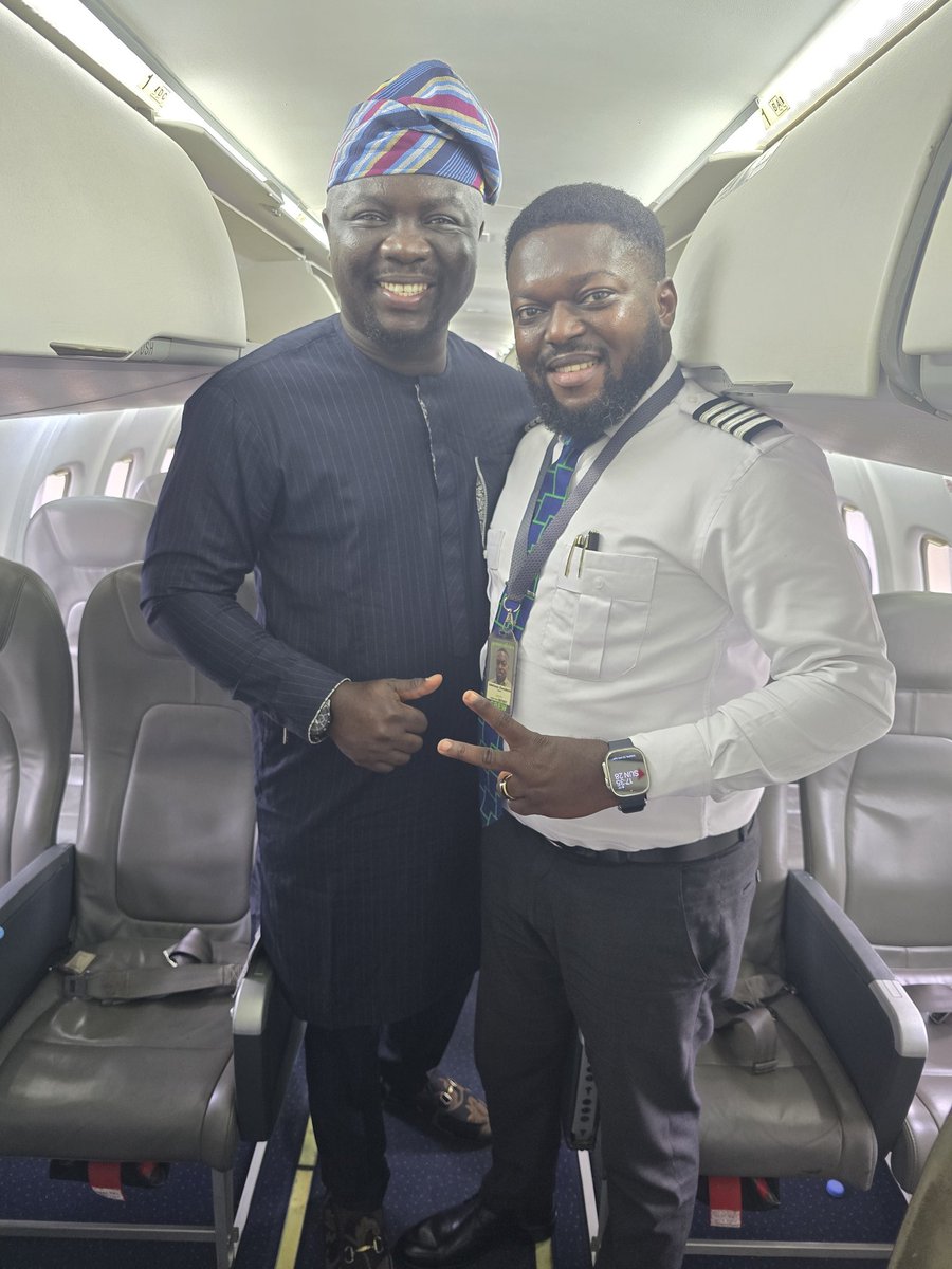 Happy Birthday to the amazing Capt. Tayo, @TayoBrowne. May God bless your new year.

He was the pilot on my flight to Akure. His landing was smooth.