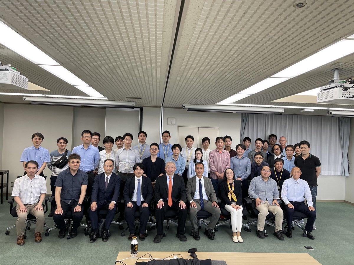 PRS Editor-in-Chief is pleased to deliver the visiting professor lecture, “100 years of making a thumb,” at Nagoya University. So proud to visit with Dr. Yamamoto, the Chair of the prestigious Department of Hand Surgery, who trained with us at Michigan.