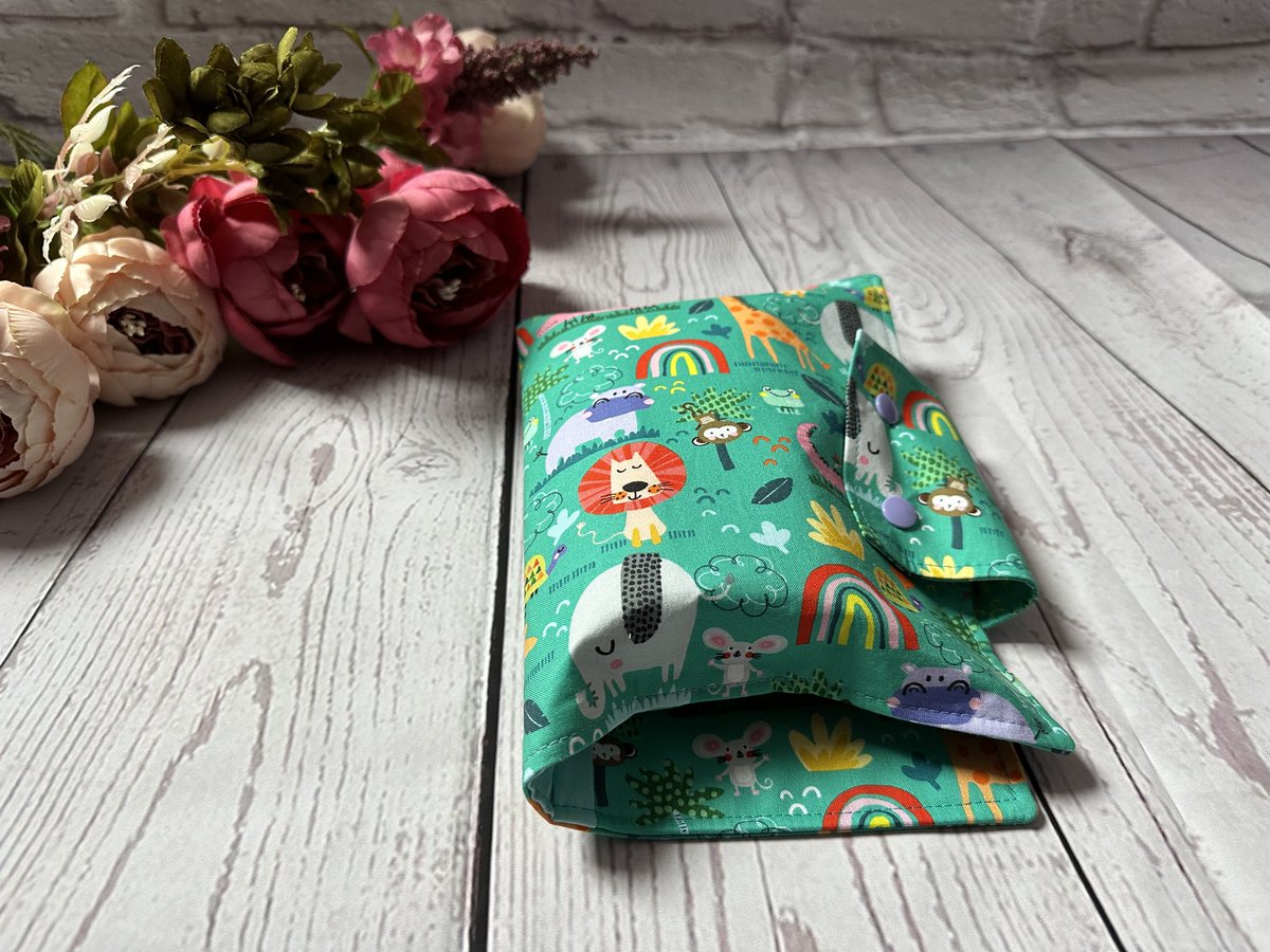Nappy pouches have always been one of our most popular items. When out and about with your smallest family member.
#handmade #scotland #numonday