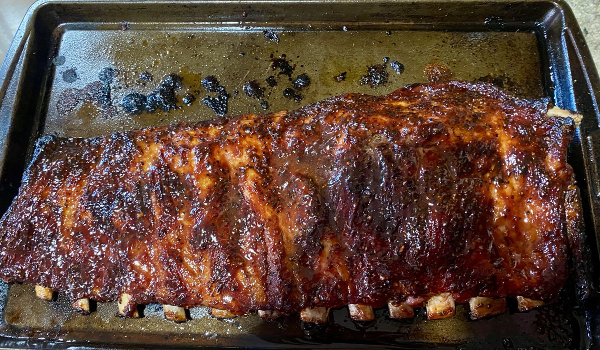 Are ribs better dry rubbed or sauced?