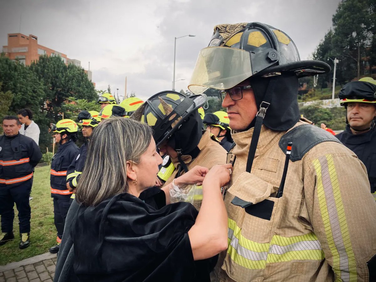 BomberosBogota tweet picture