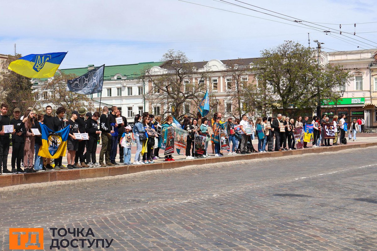 AnfisaMotora's tweet photo. #Kropyvnytsky🇺🇦 
 No te lo calles - cautiverio mata.
#FreeMariupolDefenders #FreeAzovstalHeroes #LibertadParaLosDefensoresDeMariupol #HéroesDeAzovstal #HéroesDeDonbás #LibertadParaLosHeroesDeUcrania https://t.co/klyrQsnbSy