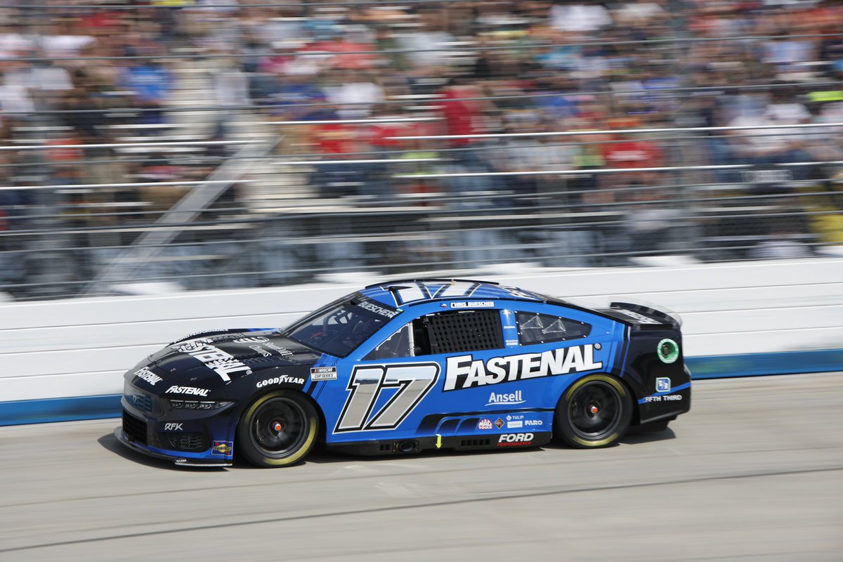 A hard fought P17 finish for @Chris_Buescher @MonsterMile @FastenalCompany