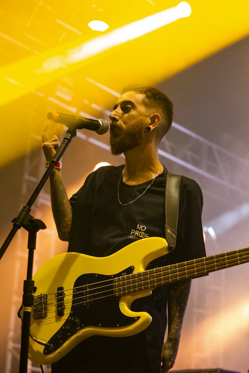 replace_rock's tweet photo. QUE DIA INSANO!! 🔥
valeu guarulhos e blast party por esse show lindo!! 

nos vemos dias 18/5 em sorocaba e 19/5 em santos andré na abertura dos show da restart! 💛

fotos por Julia Rodrigues ✨ https://t.co/3chvKfYUAt