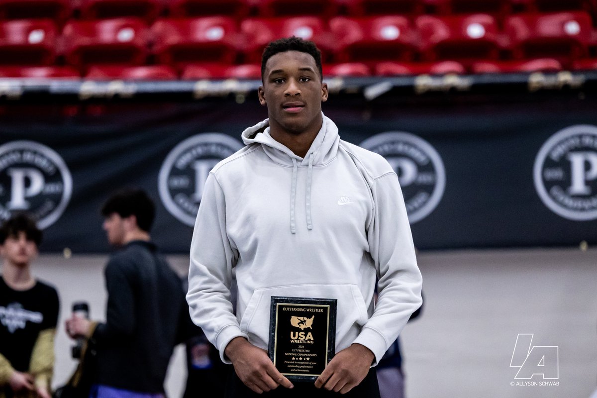 IowaUSAW's tweet photo. Dreshaun Ross is your U17 -92kg US Open Champion and World Team Member! He is also your Outstanding Wrestler!!!

#IowaUsaWrestling 

📸 @allysonschwab https://t.co/xoQX16ocqq