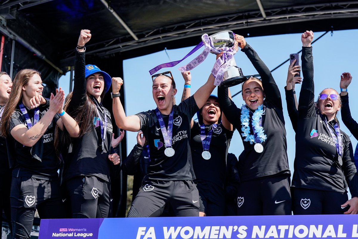 What a reception for our #Pompey team. 💙

A special, special day. 🏆