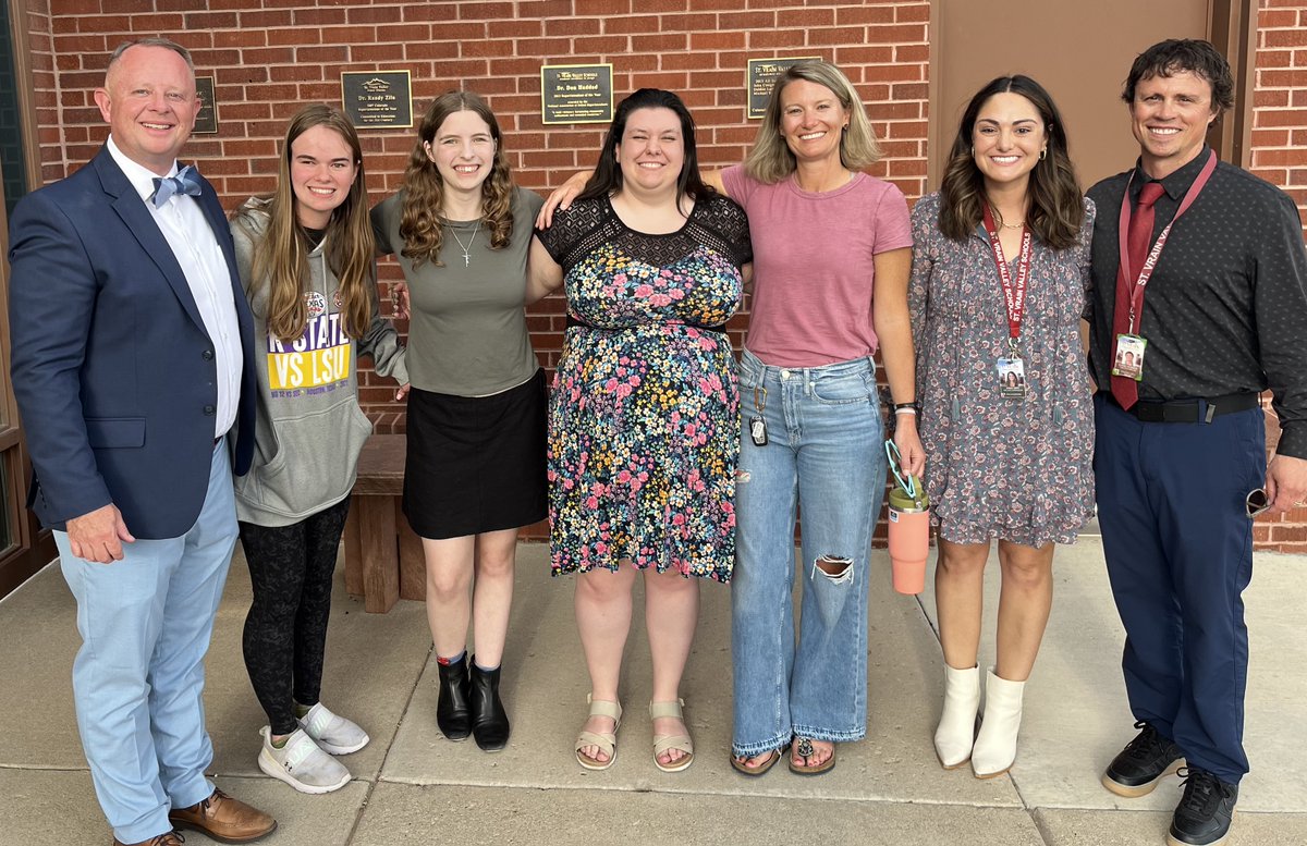 NiwotHS's tweet photo. Ashlee Wood &amp; Ashley Ahrens did an excellent job of presenting to the @SVVSD Board of Education &amp; @SVVSDsupt Dr. Haddad about our new Unified Theater class! Ms. Foust, Ms. Holle, Ms. Bird &amp; Mr. McBride are outstanding champions of our Unified programs!

@SvvsdSchuh @SvvsdR https://t.co/CWJpXFgQ3Z
