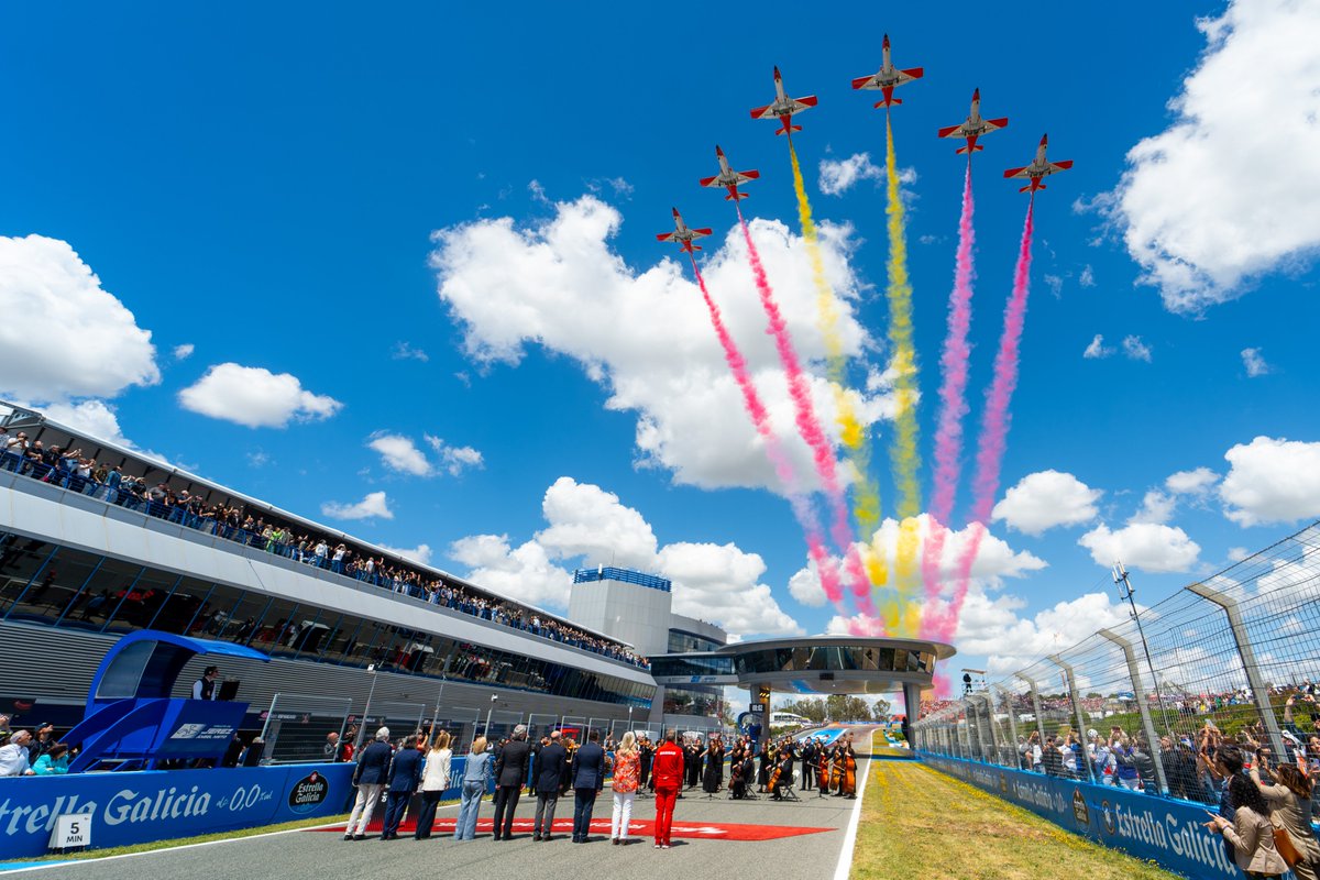 francisolmomo's tweet photo. @patrullaguila sobrevuela el Circuito de Jerez https://t.co/4YNqulGNF9