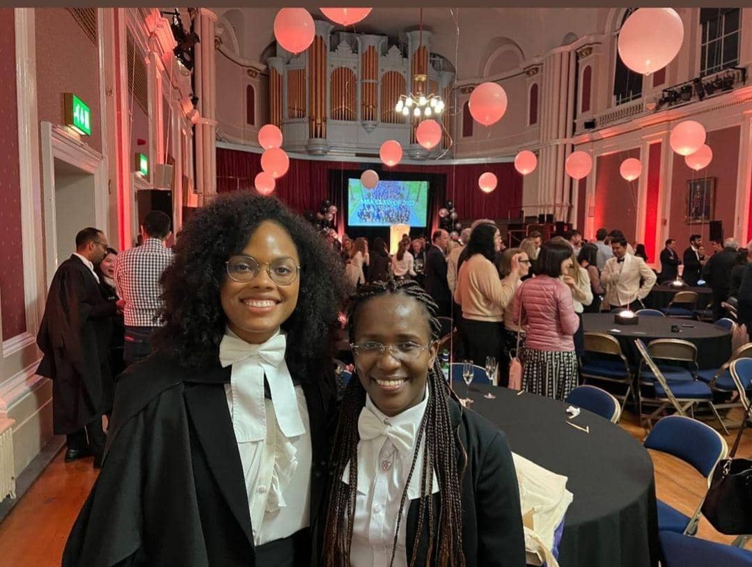 Congratulations to my beloved sister-in-law, Cinthia Maia on your graduation yesterday at @CambridgeJBS as @Cambridge_Uni's first #AfroBrazilian MBA ! Ligia, Chuchu and I are super proud of your accomplishments 👏 🎊 💐 🥳 Parabens! #Cambridge #MBA @Itamaraty_EN @CAPES_Oficial