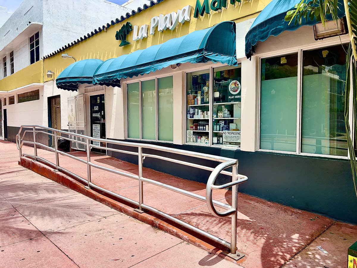 Kudos to La Playa Market for understanding that its diverse clients benefit from a wheelchair ramp. If this mom & pop mainstay @ 247 Collins Ave Miami Beach can invest in inclusion, all small businesses can #UniversalDesign #DisabilityInclusion #MiamiBeach #PeopleWithDisabilities
