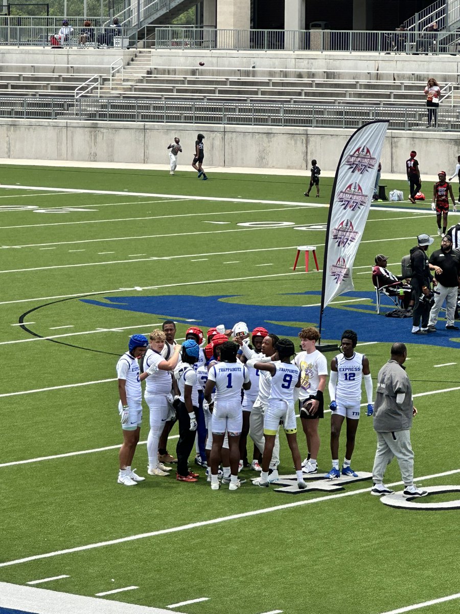kazmanczuk7's tweet photo. Elite 8 appearance @Championship7v7 Nationals to finish my 15U season. Thank you to all my teammates and coaches for a great year. #18UNEXT @TakeOver7v7 @CoachFivve @QBHitList @PrepRedzoneNext @JPRockMO @mtalbert63 @Skye_Vaughn2 https://t.co/PNLQbZPmVn