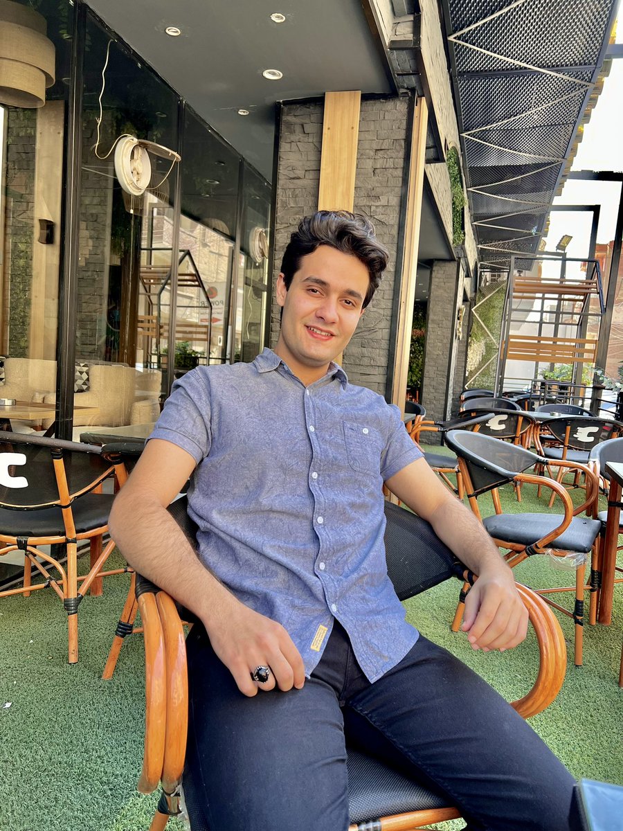es97985533's tweet photo. حاول ان تجد السعاده في كل لحظه في حياتك .😇 https://t.co/MmZUZzqPpu
