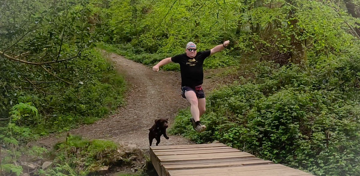 madmoosey's tweet photo. Today is the 10th Anniversary of the death of my friend James whi died whilst in Afghanistan im 2014. Day 1808 of the run streak was dedicated to him today as I ran with Oppo on the trails. https://t.co/pFV6hGiBdb