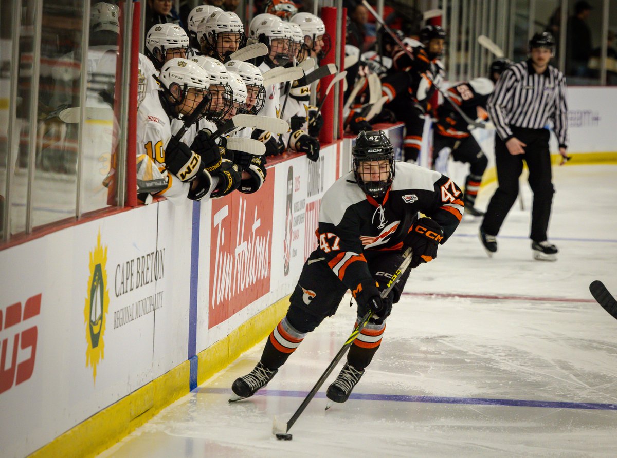 AFTER 2 | Marc-Olivier Proteau and Antoine Boudreau score, and the @CantonniersAAA are up 4-1 on the @3Awheatkings. APRÈS 40 MIN | Marc-Olivier Proteau et Antoine Boudreau marquent pour les @CantonniersAAA, qui mènent 4-1 contre les @3AWheatKings. #TELUSCup | #CoupeTELUS