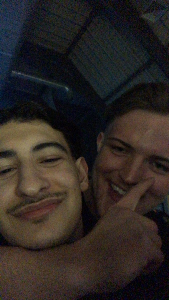 VraBadShot tweet media