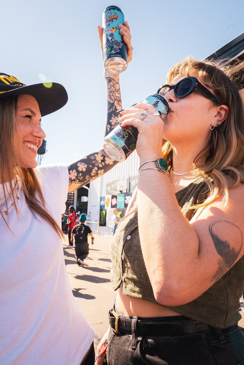 Grab a buddy and a Tour Water and cheers to a great week ahead 🤘💦❤️‍🔥

#spottampa #monstertourwater #tourwater #originalbackstagewater #purewater #tampapro