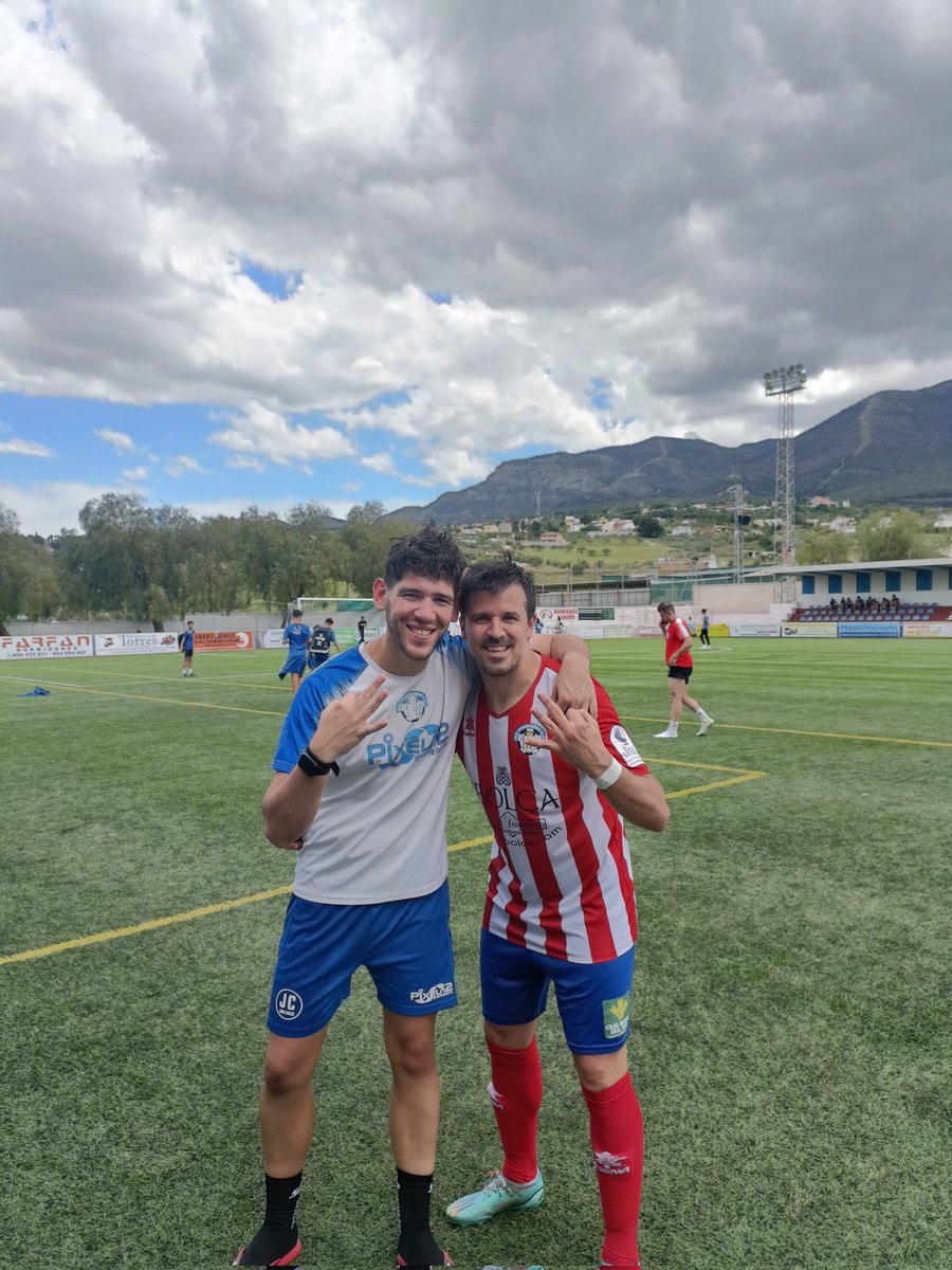 juancagm6's tweet photo. Y como te he dicho:
"Nos conocimos en provincial, y aquí nos vemos subiendo a Tercera"
HERMANACO (pero no mucho...)
@JuansePegalajar ♥️ https://t.co/en16bKPomj