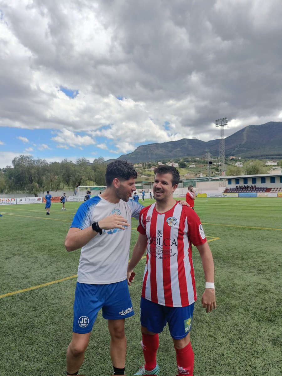 juancagm6's tweet photo. Y como te he dicho:
"Nos conocimos en provincial, y aquí nos vemos subiendo a Tercera"
HERMANACO (pero no mucho...)
@JuansePegalajar ♥️ https://t.co/en16bKPomj