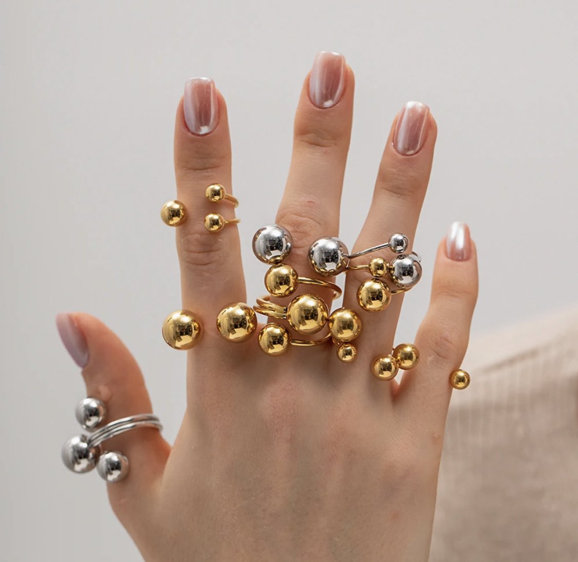LilyCcessories's tweet photo. Non-Tarnish Ring
Old Price: #4500
New Price: #2500
Offer valid while stock last. 

To order: DM or WhatsApp 08036309731

https://t.co/FeGizwOav8
#lilyccessories #NightmarketwithDammyB 
#Pagesbydamicommerce
#EasterSales
#Easternightmarket
#Flutterwavecommerce #Easterfunfair https://t.co/K4sAJ2zTgM