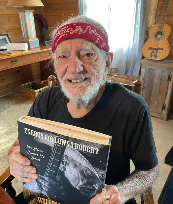 Happy 91 birthday to the legendary Willie Nelson!