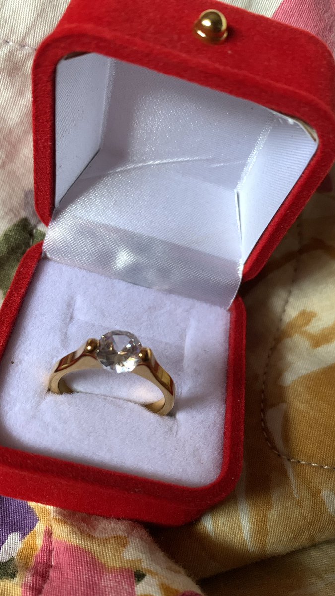 LilyCcessories's tweet photo. Non-Tarnish Engagement Ring
Old Price: #15000
New Price: #8500
Offer valid while stock last. 

To order: DM or WhatsApp 08036309731

#lilyccessories #NightmarketwithDammyB 
#Pagesbydamicommerce
#EasterSales
#Easternightmarket
#Flutterwavecommerce #Easterfunfair https://t.co/ywbhjEXseu