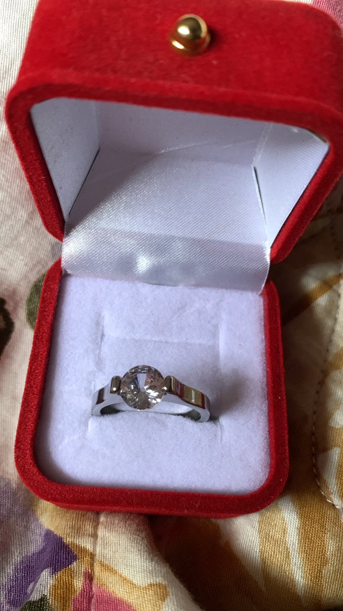 LilyCcessories's tweet photo. Non-Tarnish Engagement Ring
Old Price: #15000
New Price: #8500
Offer valid while stock last. 

To order: DM or WhatsApp 08036309731

#lilyccessories #NightmarketwithDammyB 
#Pagesbydamicommerce
#EasterSales
#Easternightmarket
#Flutterwavecommerce #Easterfunfair https://t.co/ywbhjEXseu