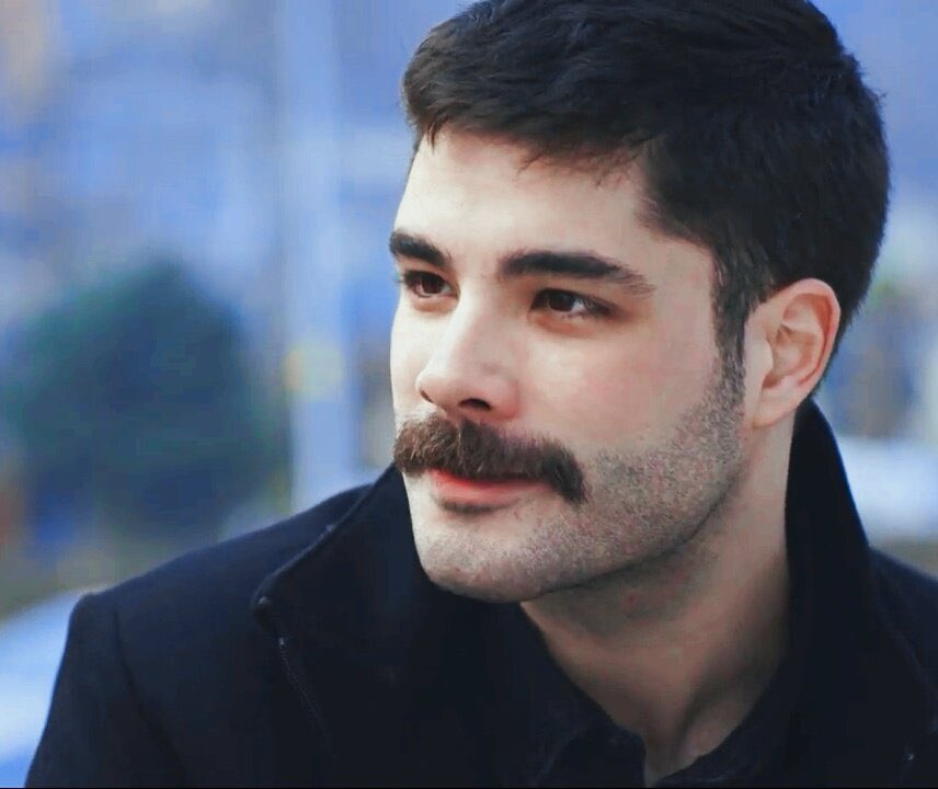 55esoo's tweet photo. Fav aktörümü tanıdığım rolü ve aşık olduğum rolü ❤️🔥❤️🔥#gencoözak #kopuk #kulkan https://t.co/EvJqr84yhJ