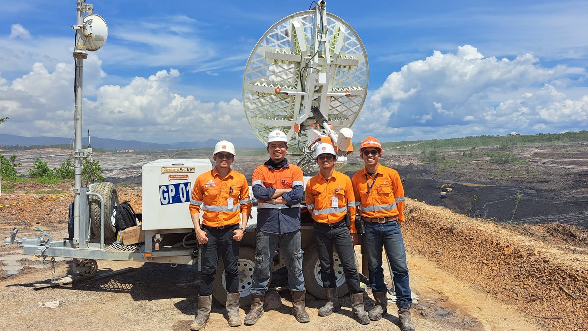 GroundProbeTM's tweet photo. β
Safety is our priority. Always.
π‘ Our dedicated team in Indonesia conducts regular maintenance checks on radars at PT. Putra Perkasa Abadi β Site BIB, Angsana - South Kalimantan
πΈ Arafah Patahuddin
#GroundProbe #MineSafety #Indonesia #SSR #MaintenanceChecks https://t.co/1yzmzhUarQ