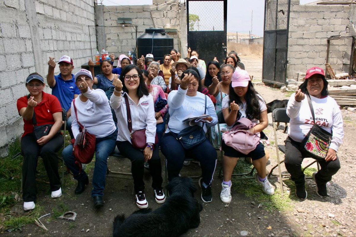 La cercanía al pueblo es vital, ya que así podemos escucharles y empatizar con cada uno de ustedes 🙋🏻‍♀️

Gracias por invitarme a conversar el pasado martes 23 en Lomas del Rosario ☺️

Este 2 de junio, #IzcalliConZagal 🫰🏼🌺

| #morena | #CuautitlánIzcalli | #XóchitlZagal