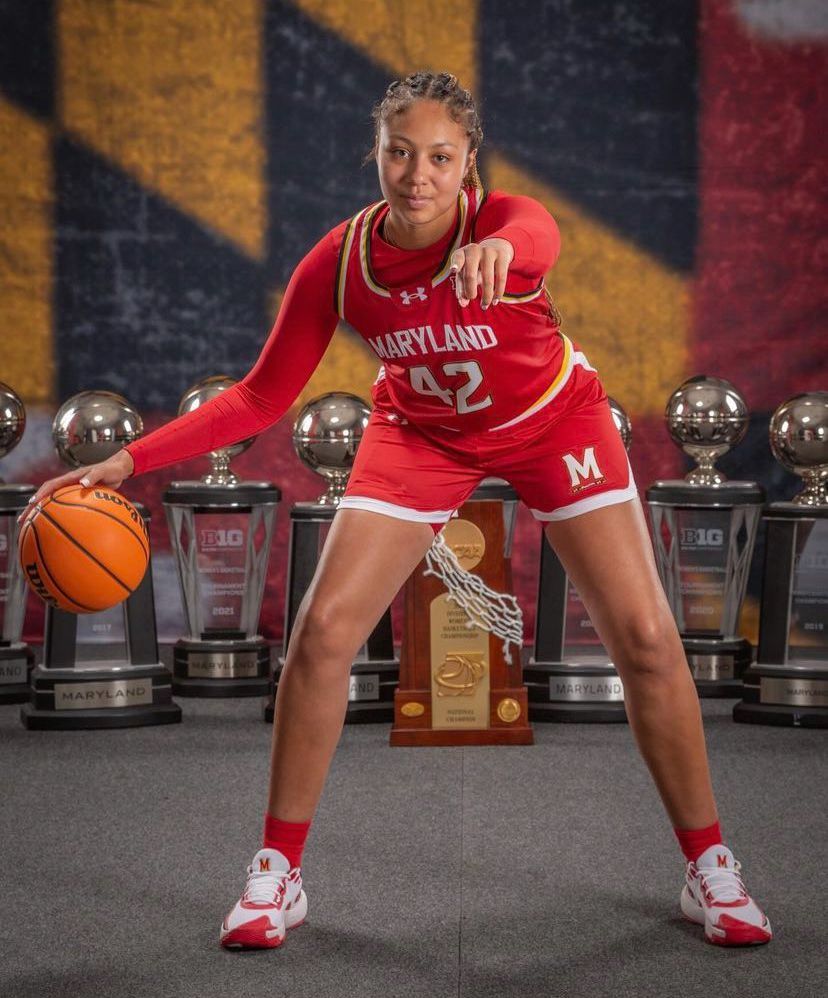 Congratulations to UConn transfer Amari DeBerry (Mohawk), a 6-6 JR forward/center from Williamsville, New York, who has announced her commitment to continue her basketball career with the University of Maryland.
#NativeAthlete #Mohawk #Terps