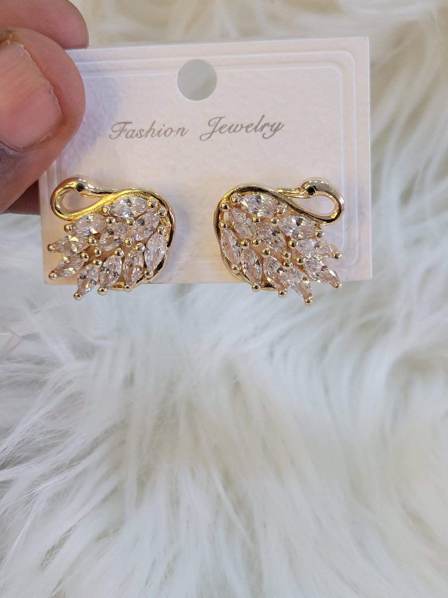 BrieOyeniyi's tweet photo. Old Price 6000
New price 3500
#NightmarketwithDammyB 
#Pagesbydamicommerce
#EasterSales
#Easternightmarket
#Flutterwavecommerce #Easterfunfair https://t.co/eaxOXqIHT9