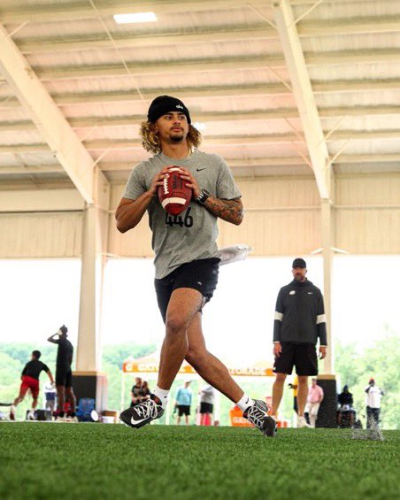 Congrats to all the QBs who came out to learn and compete today in Atlanta! 2️⃣ finals invites today and more down the line from a loaded group... Welcome to the #Elite11 fraternity @B2YCEBAKER & @JuJuLewis10, now make the most of it🙌 #EarnedNotGiven